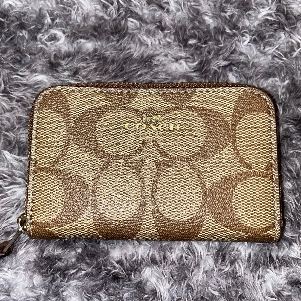 Coach Medium Id Zip Wallet
